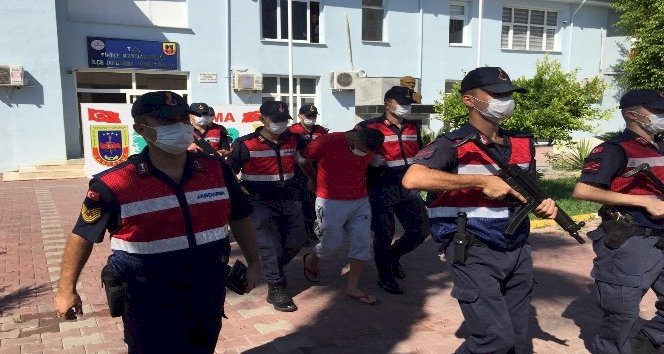 Antalya'da sahilde yürüyüş yapan kadına cinsel saldırıda bulunan şüpheli tutuklandı