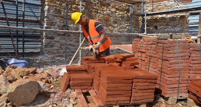 Alanya Gülevşen Cami'nin restore çalışmaları sürüyor
